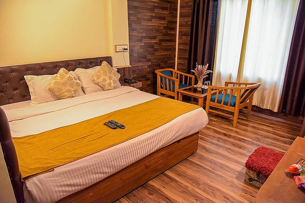 Boho Mansion - by Dumnu Homes Luxury Cottage 8