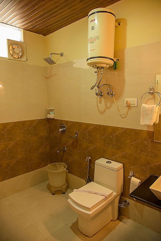 Boho Mansion - by Dumnu Homes Luxury Cottage 5