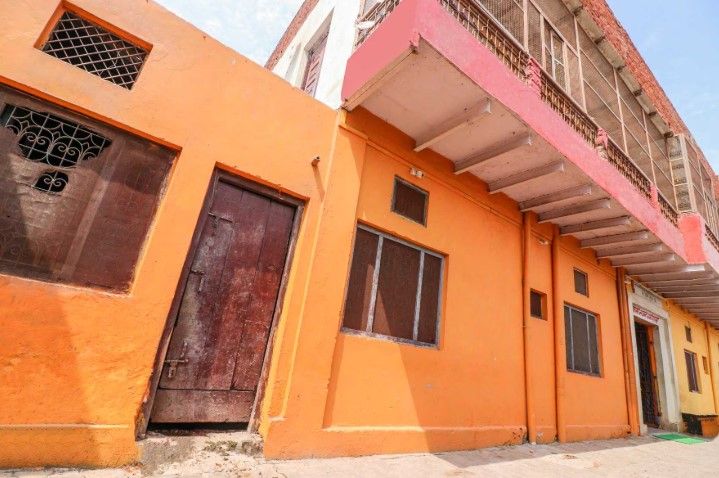 Goroomgo Laxmi Bhawan Mathura