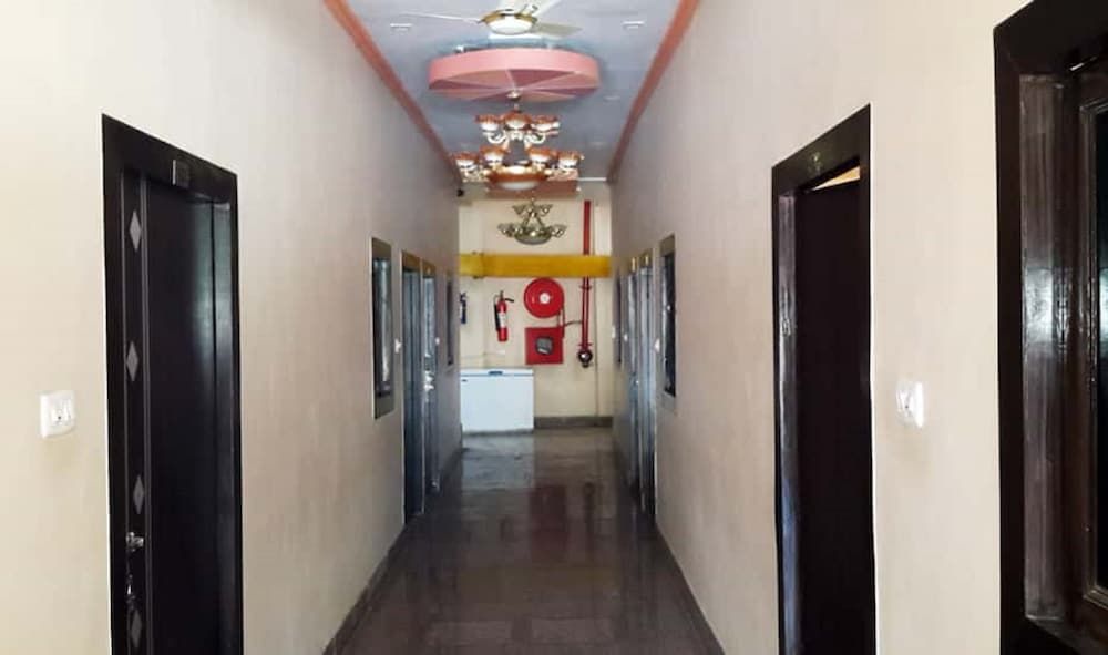 undefined Goroomgo Brij Raj Guest House Mathura 4