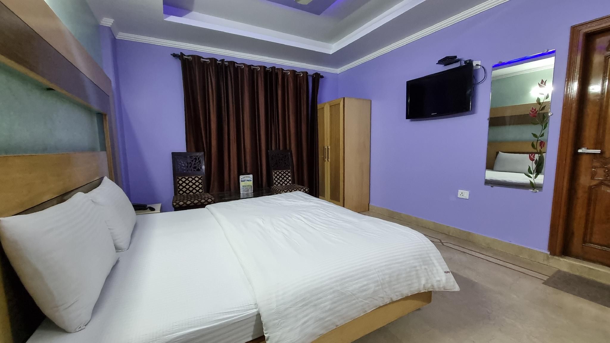 Goroomgo Apsara Mussoorie Double Room 3