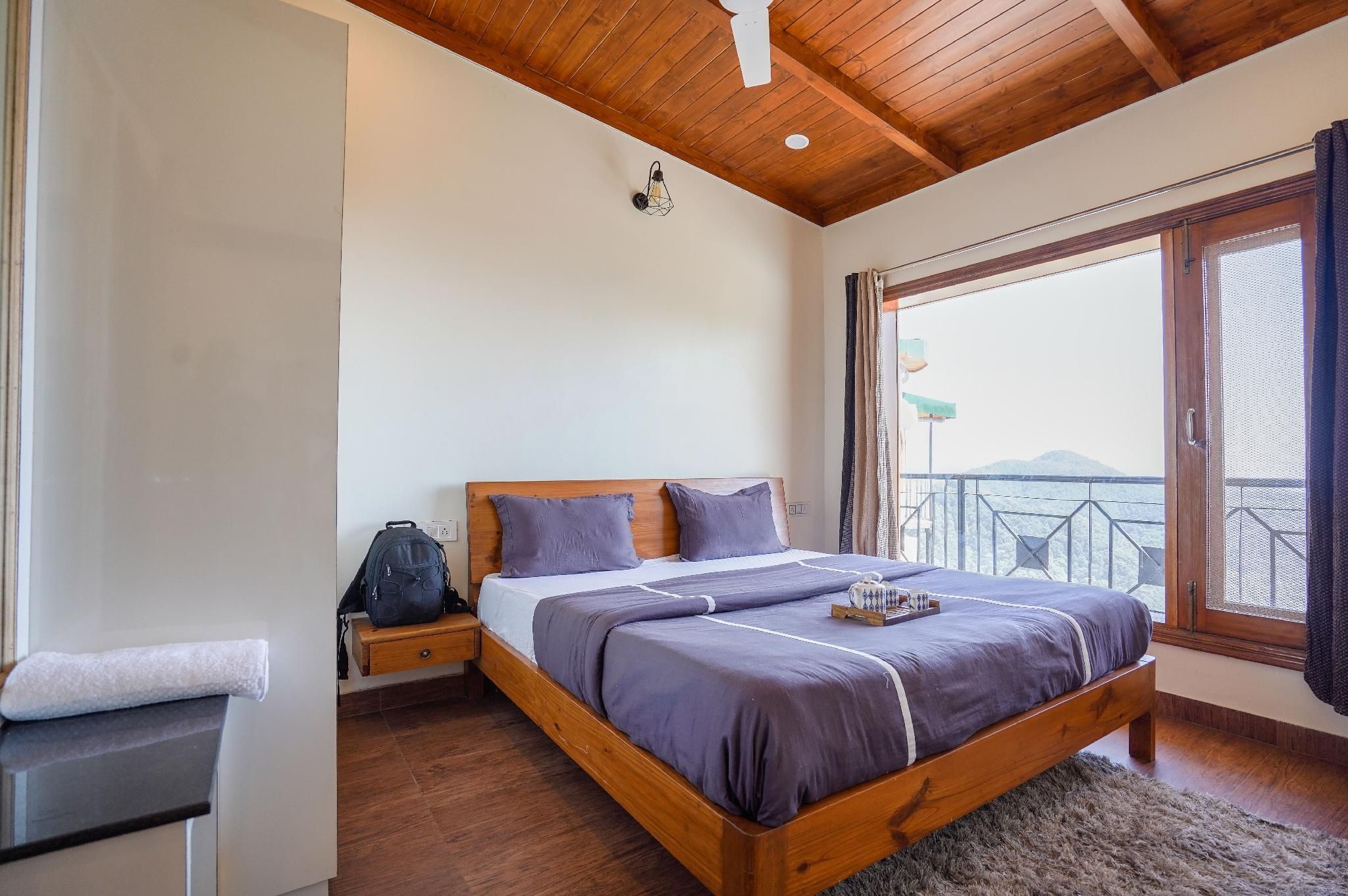 Iris Room