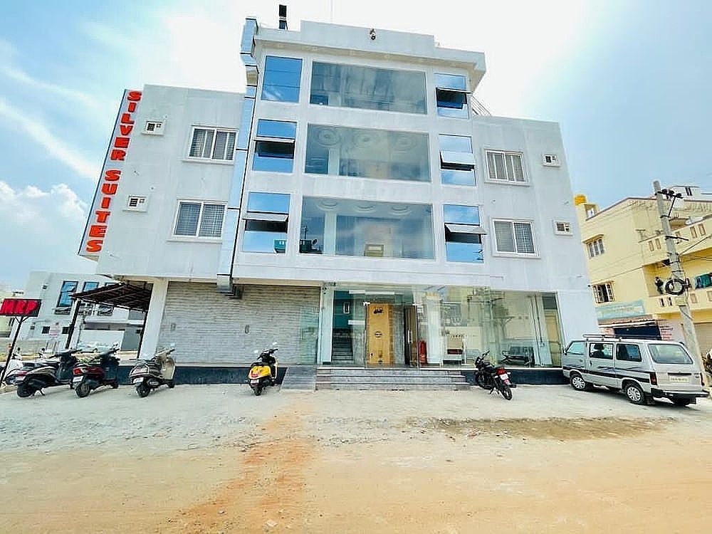 undefined iROOMZ S Silver Suites