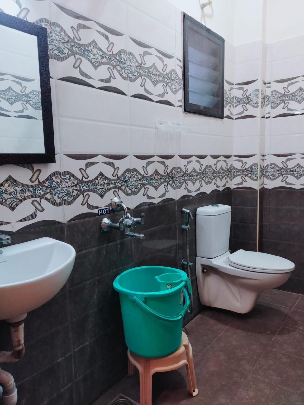 Hotel Santhosh Inn Deluxe Double Room NON AC 3