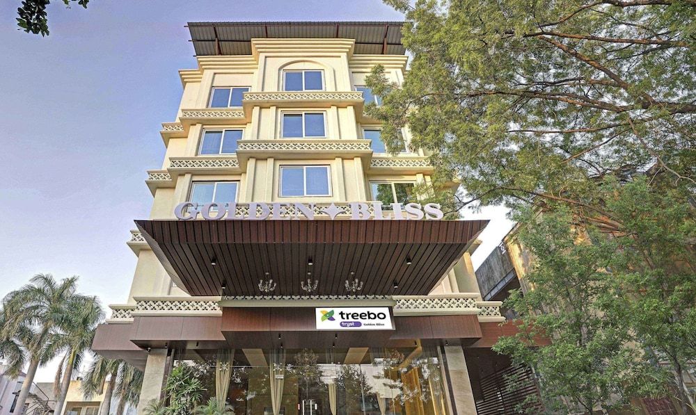 undefined Treebo Premium Golden Bliss Trimurti Nagar Square