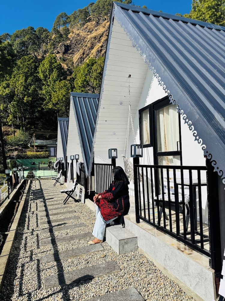 undefined Paradise Pool By Beyond Stay 8