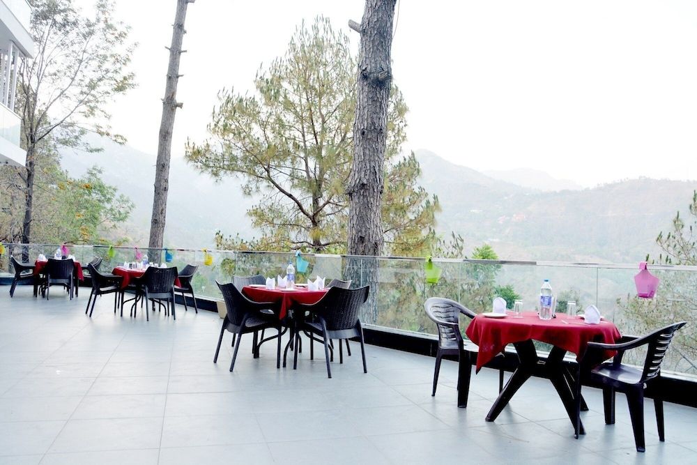 undefined The Golden Sunrise Hotel 3