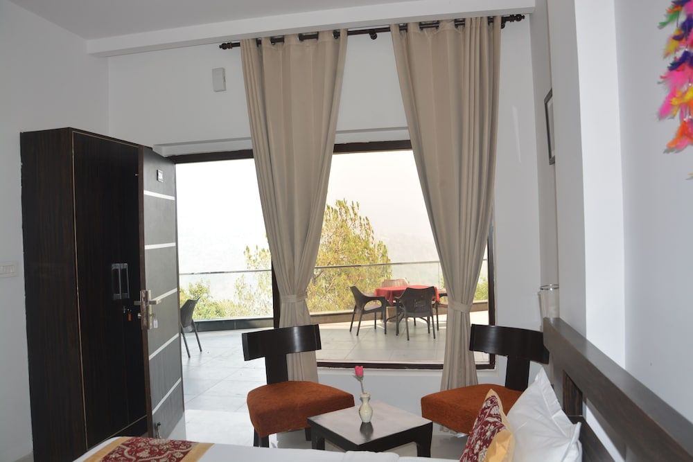 The Golden Sunrise Hotel Premium Double Room 4