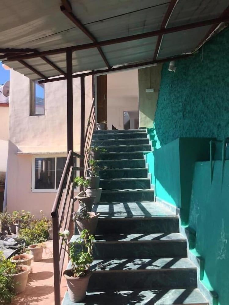 undefined Valley View Inn 5