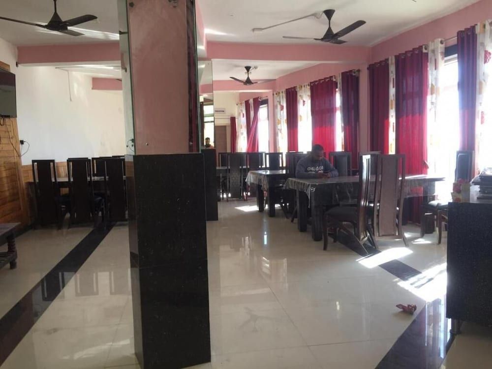 undefined Valley View Inn 8