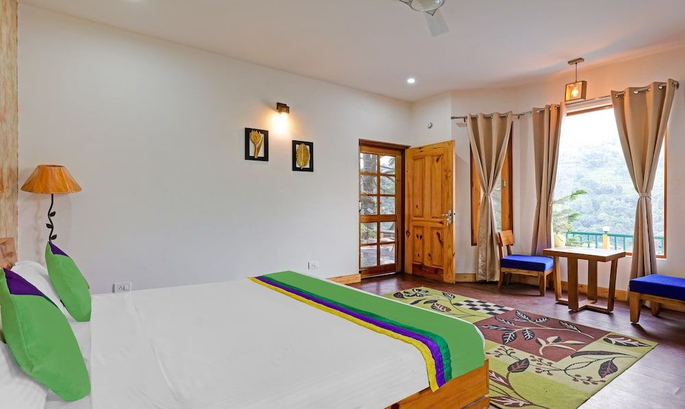 Treebo Trend Vista Lago With Lake View Deluxe Double Room 5