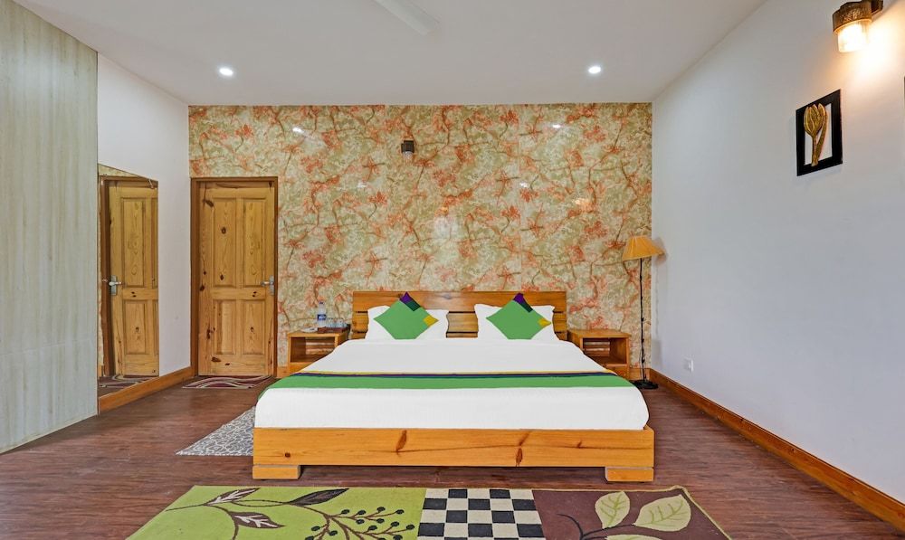 Treebo Trend Vista Lago With Lake View Deluxe Double Room 7