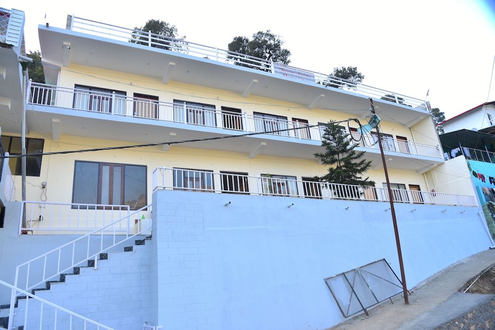 undefined Hotel Lake Paradise Inn