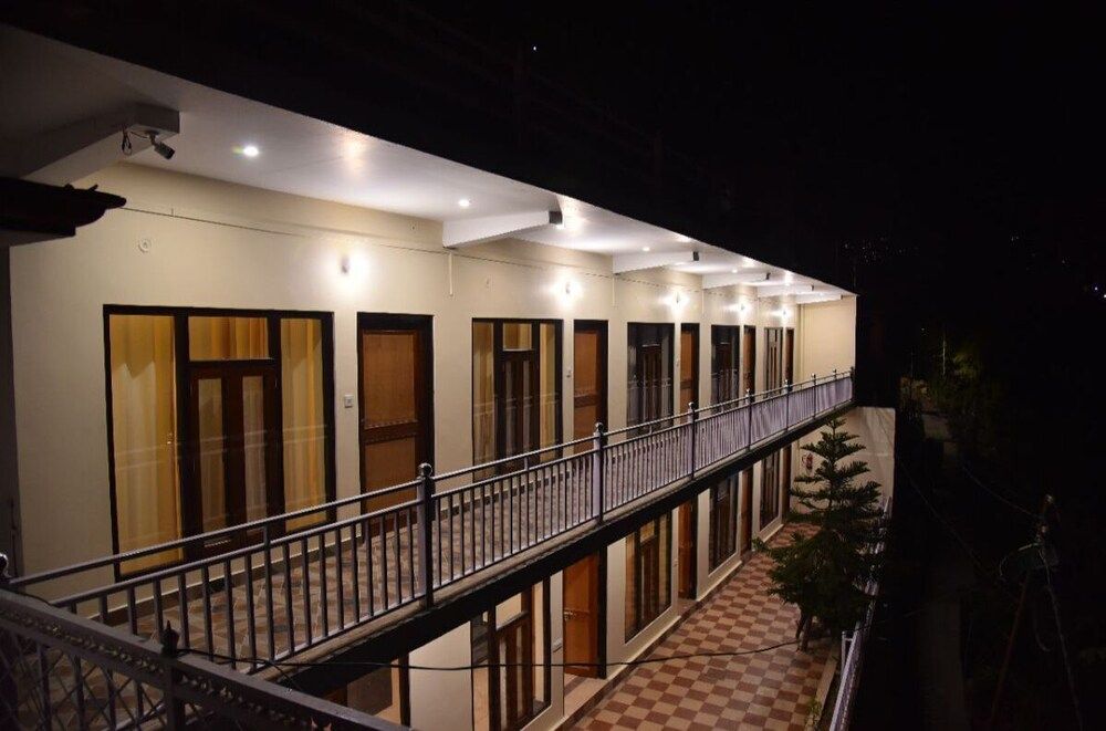 undefined Hotel Lake Paradise Inn 3