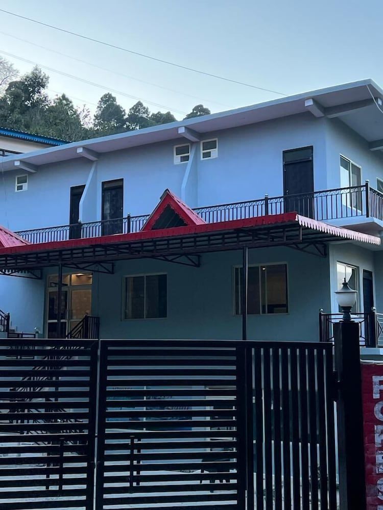 undefined The Rosemary 6