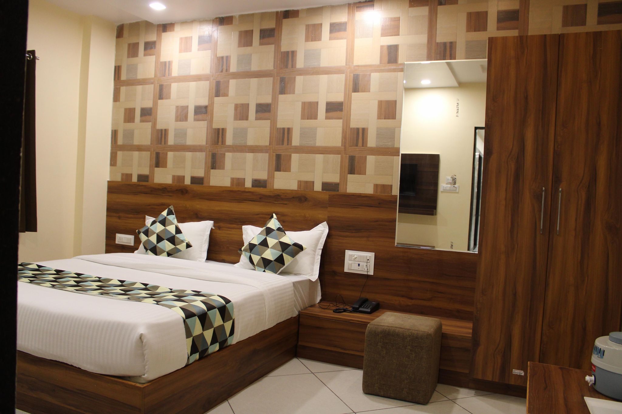 Maruti Group of Hotels - Shri Naman Deluxe Double AC Room