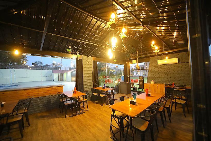 Food & Dining