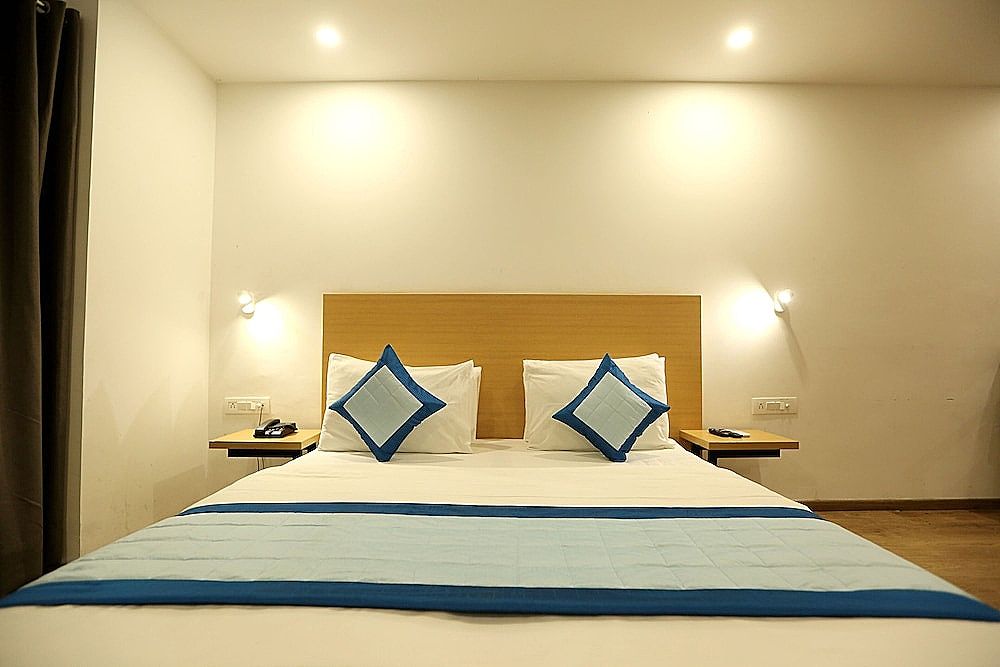 Hotel Olive Saffron Deluxe Room 3