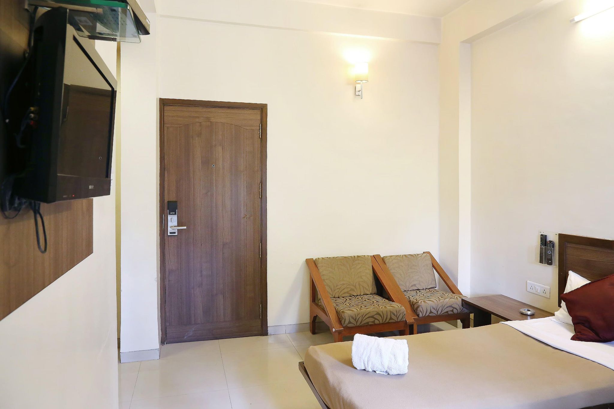 undefined Hotel White Saffron 8