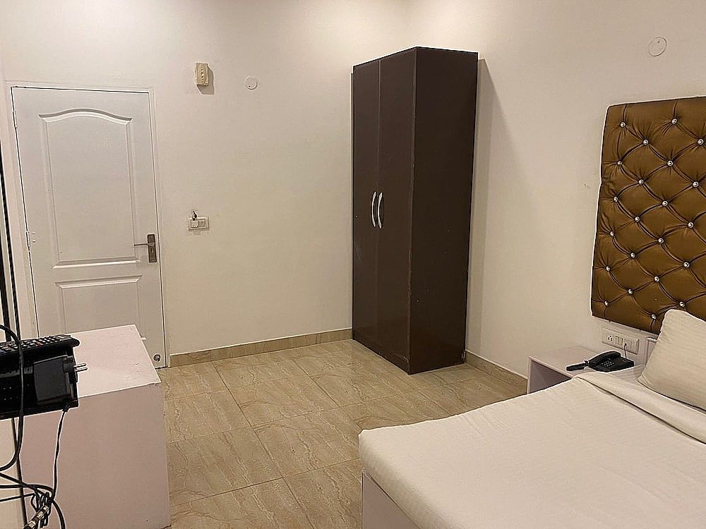 undefined Milestone Hotel and Resort 8