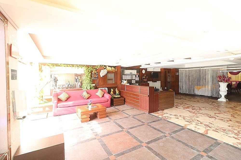 undefined GoldRoom 2