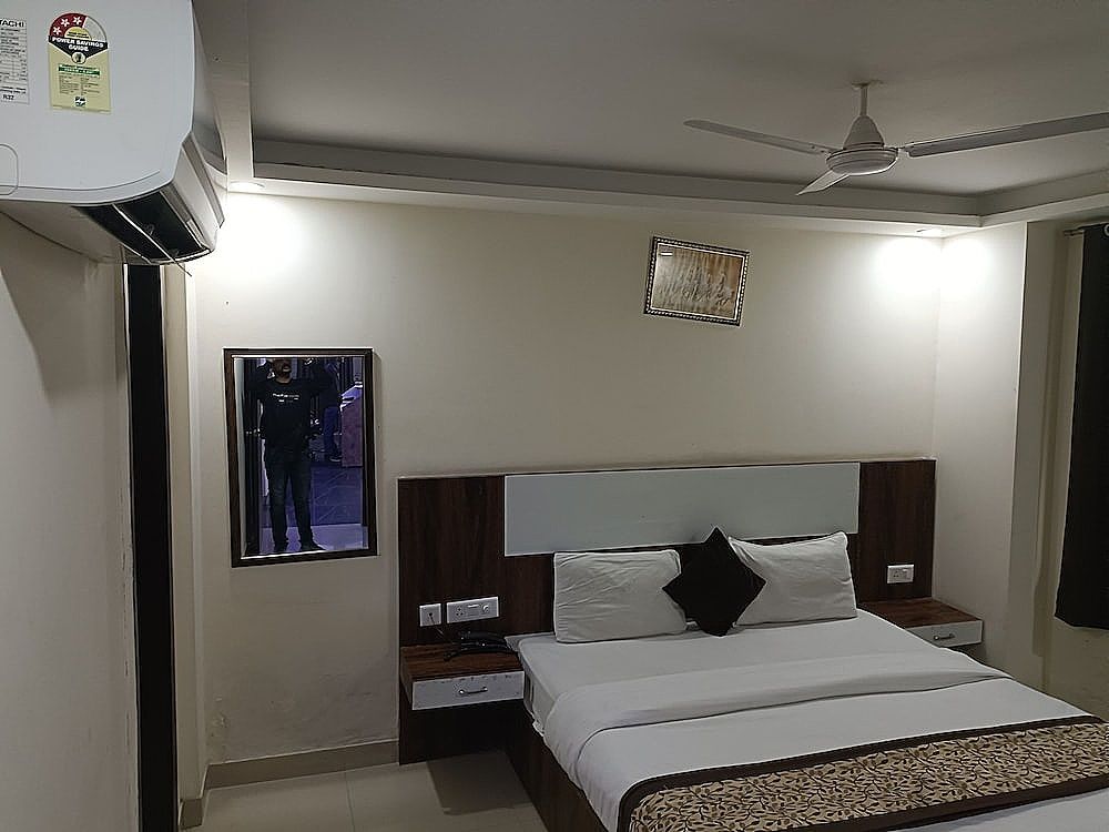 Dalton Hotels Deluxe Double Room 3