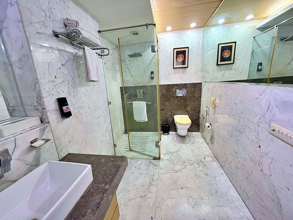 Amber Inn by Orion Hotels Premium Double or Twin Room 9