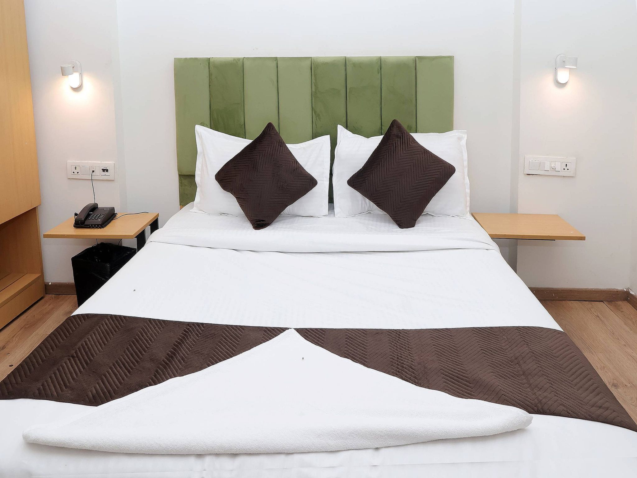 Nidra Hotel Pachim Vihar Double Room 3