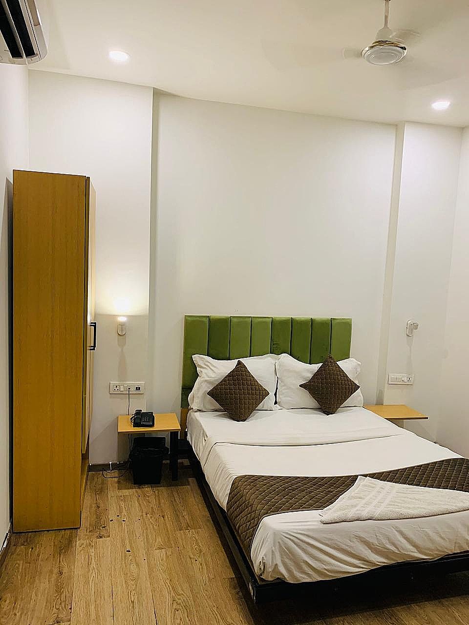 Nidra Hotel Pachim Vihar Double Room