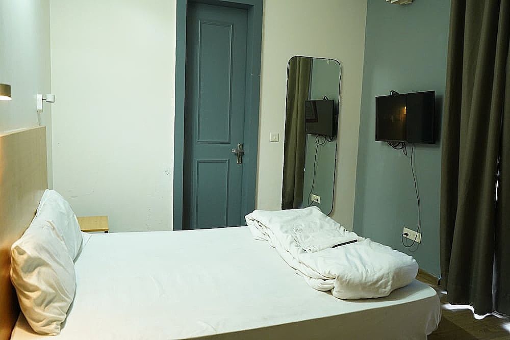 undefined Hotel Town House 8