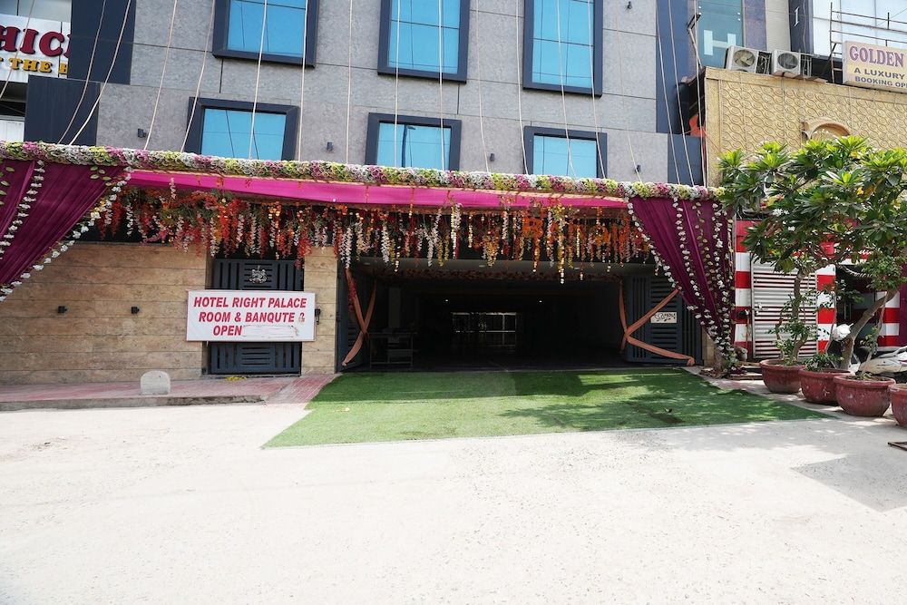 undefined Hotel Right Palace and Banquet 9