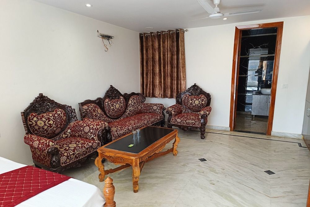 Hotel Right Palace and Banquet Suite Room 15