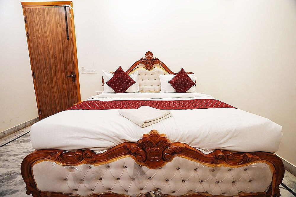 Hotel Right Palace and Banquet Deluxe Room 13