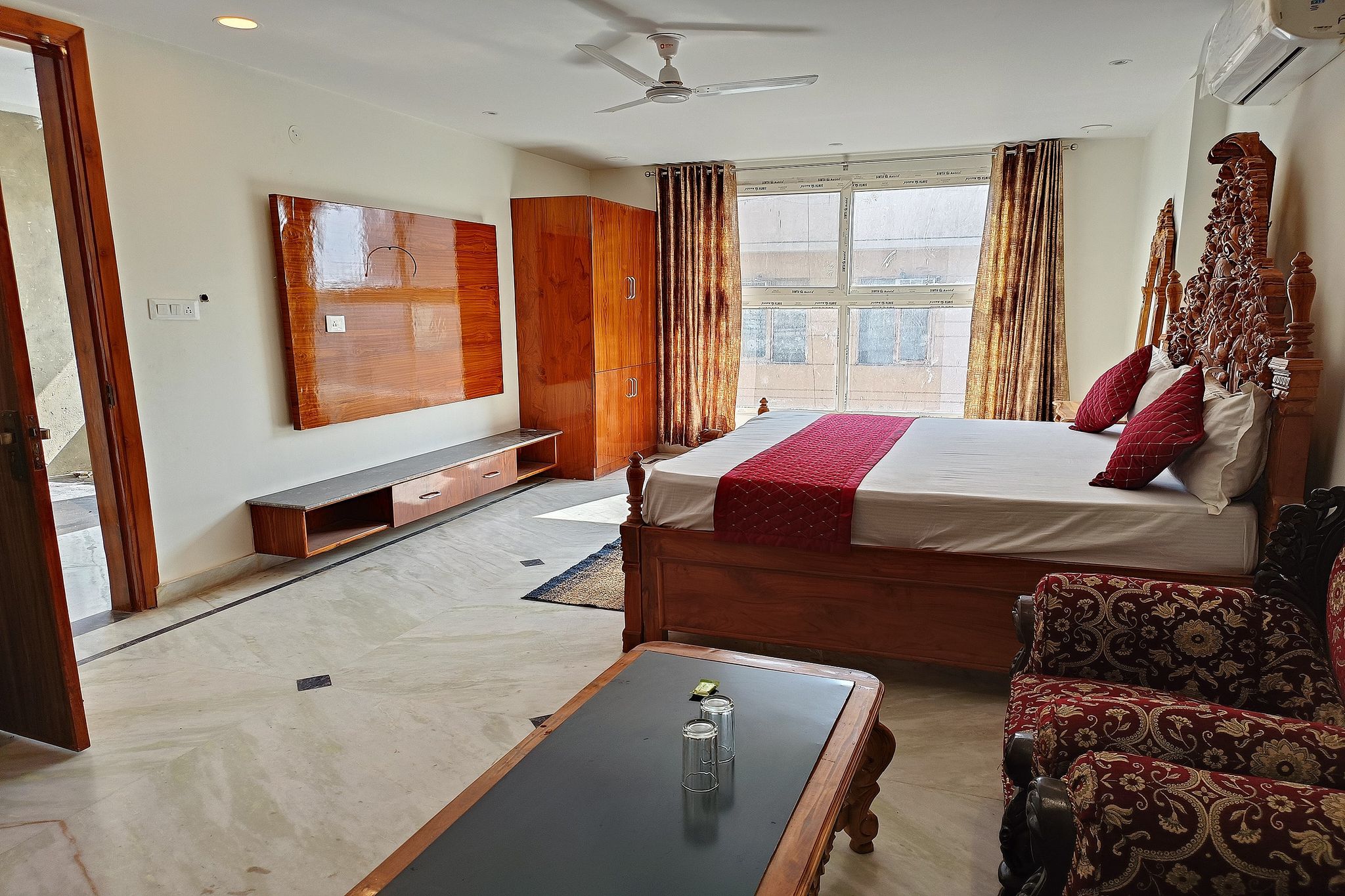 Hotel Right Palace and Banquet Suite Room 7