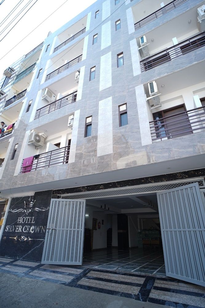 undefined  FabHotel New Silver Crown 8