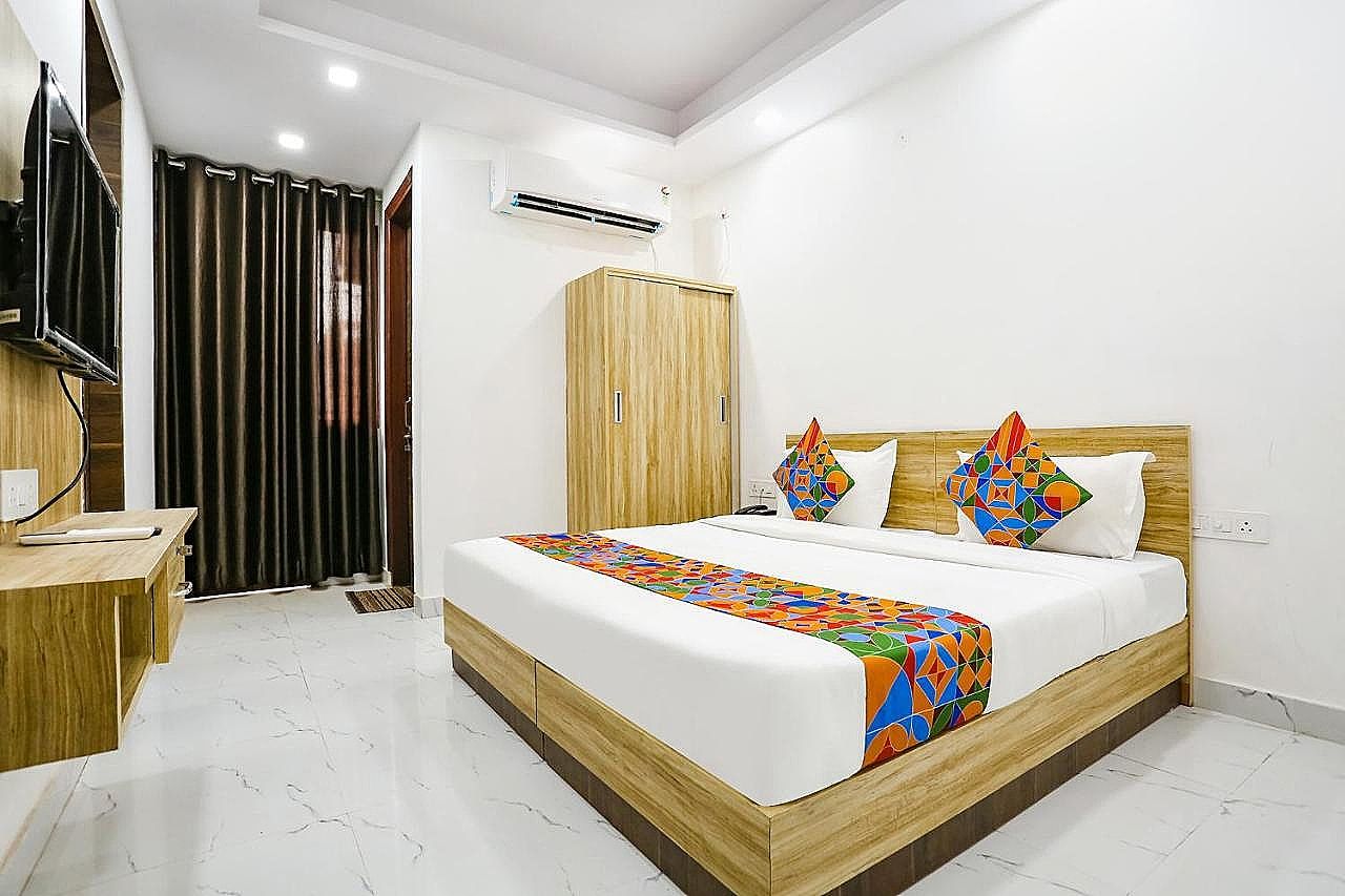 undefined  FabHotel New Silver Crown 5