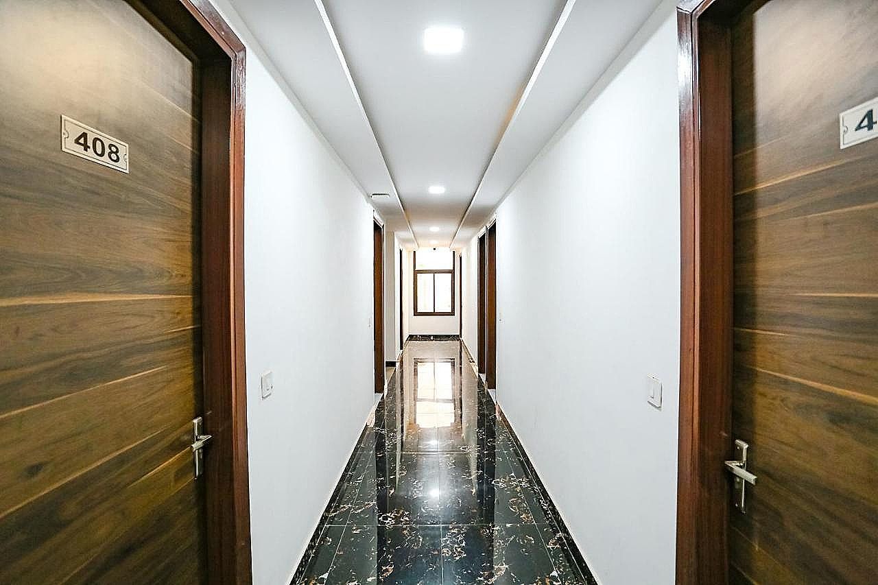 undefined  FabHotel New Silver Crown 4