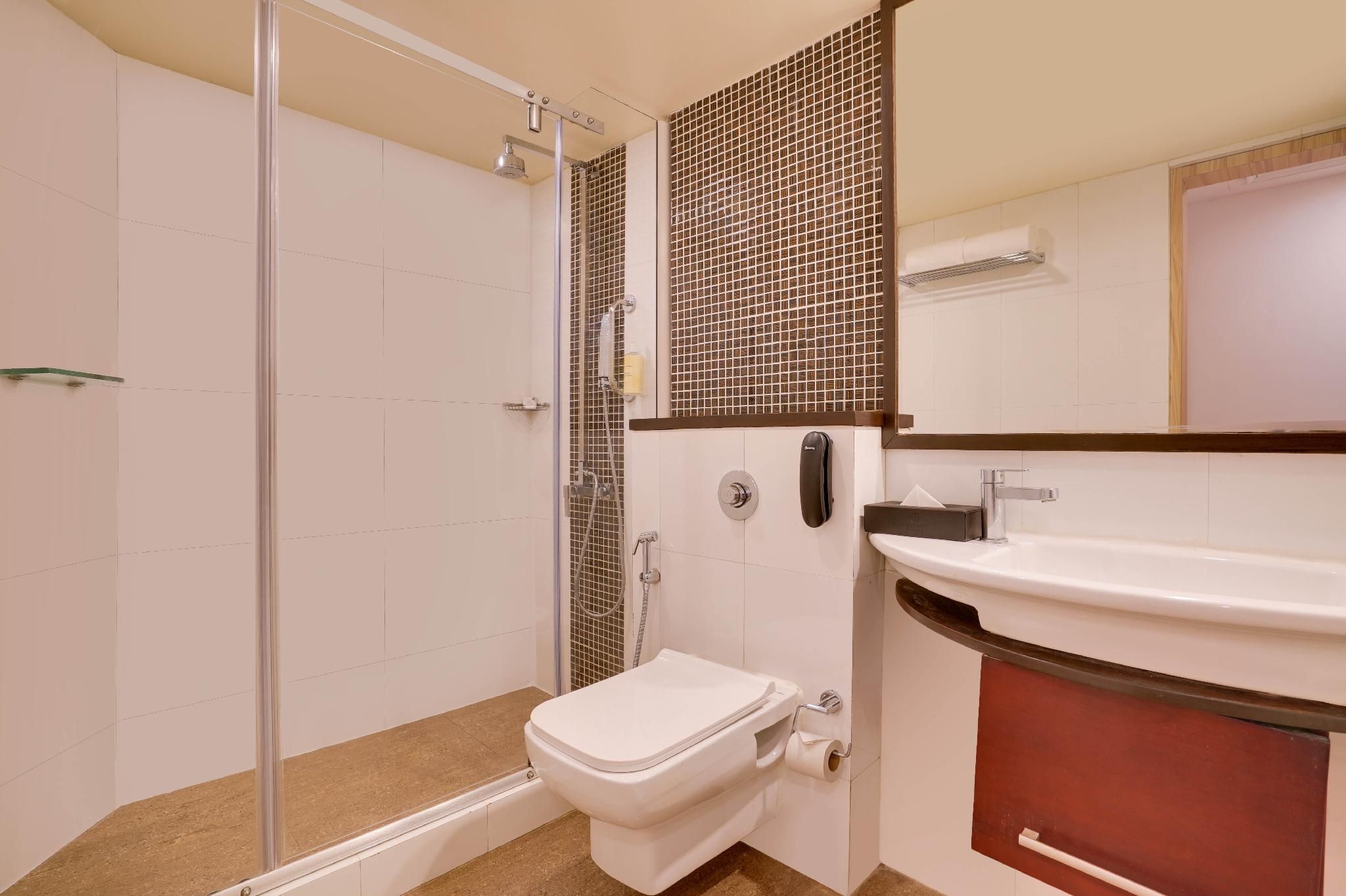 Centre Point Deluxe Twin Room 3