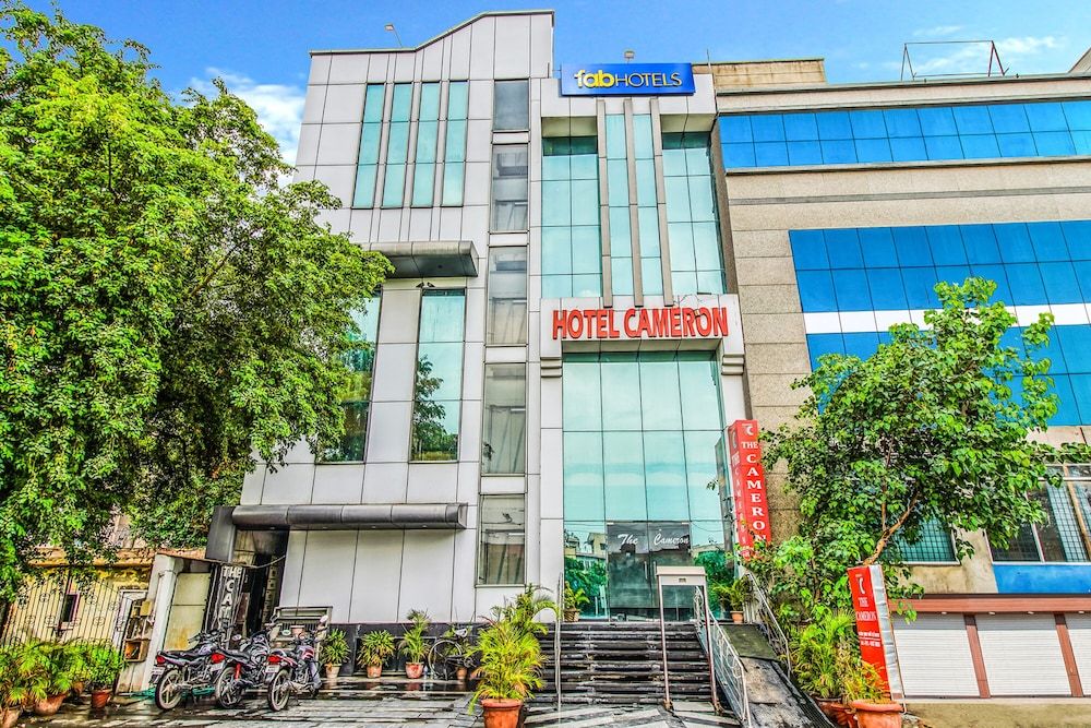 undefined Fabhotel Cameron 4
