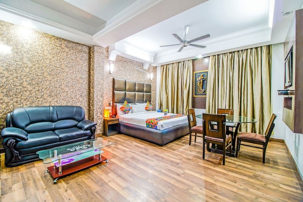 undefined Fabhotel Cameron 2