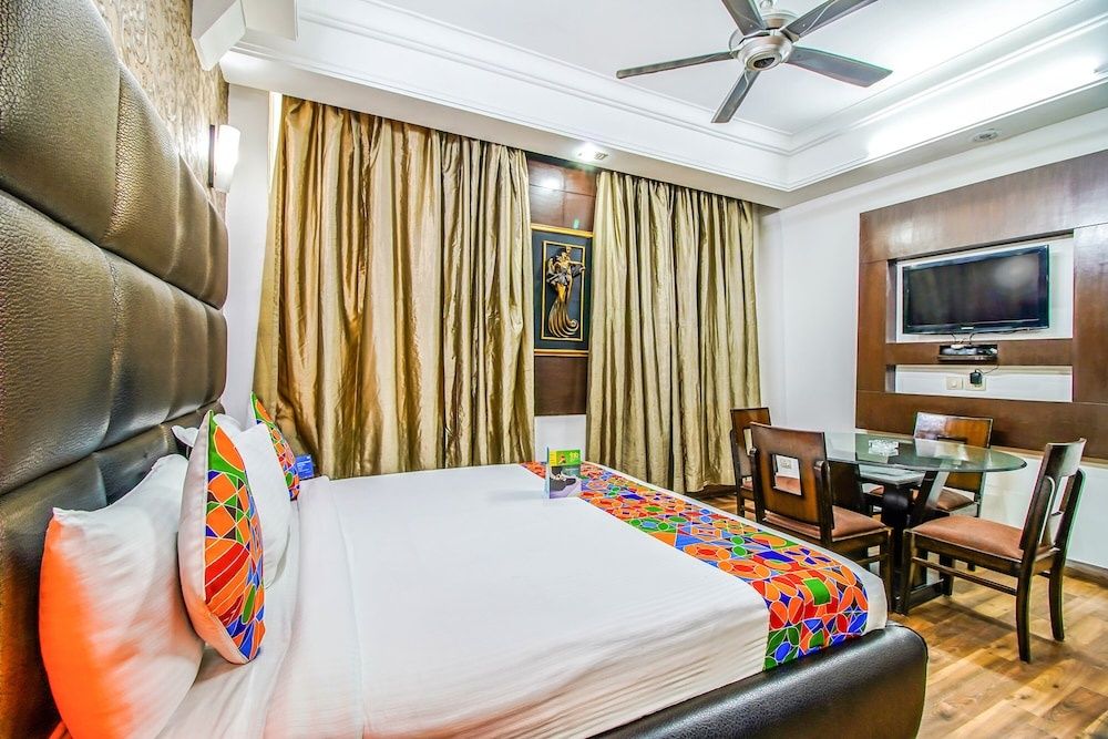 undefined Fabhotel Cameron 8