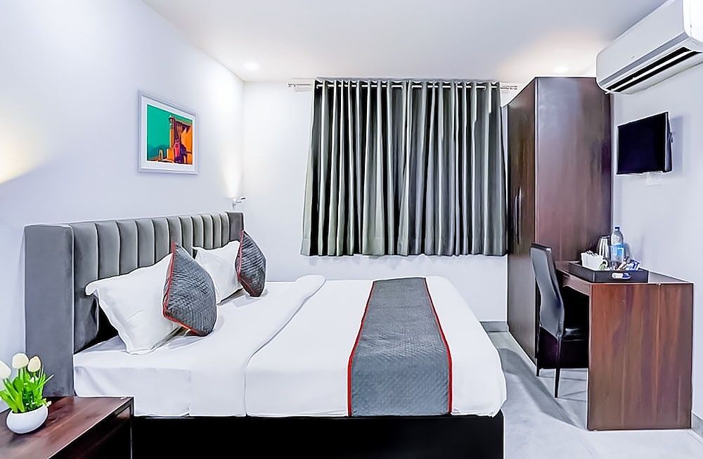 Roomshala 006 Hotel Ambrosia Deluxe Single Room 5