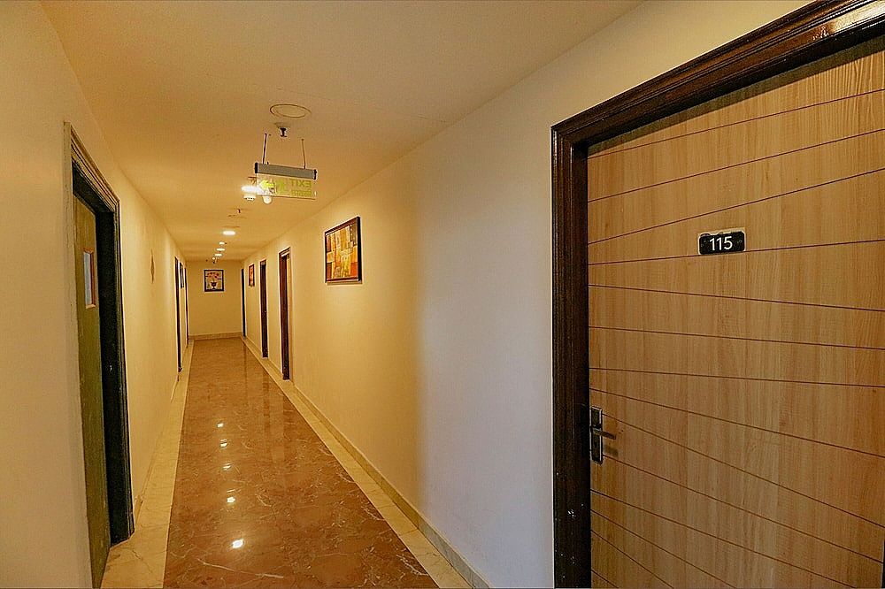 undefined FabHotel Royal Inn 4