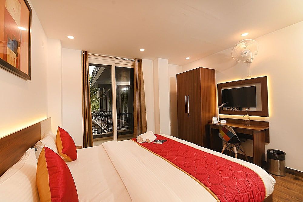 The Altruist Business Stays DLF Phase 3 Deluxe Double Room 2