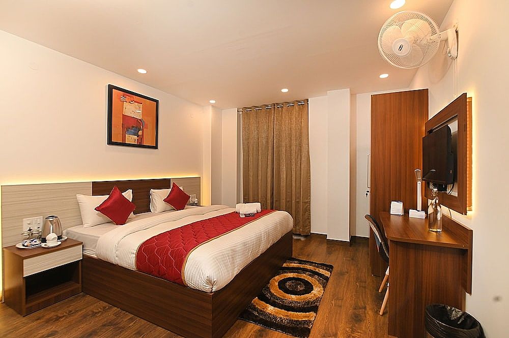 The Altruist Business Stays DLF Phase 3 Deluxe Double Room 4
