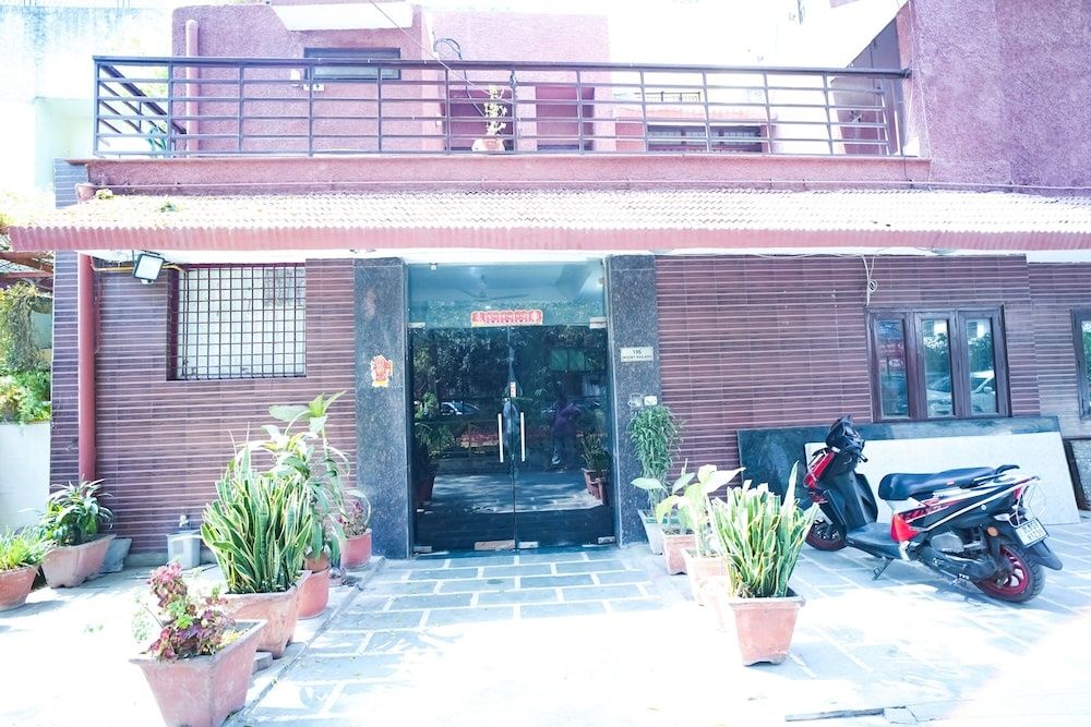 Roomshala 011 Hotel Oscar