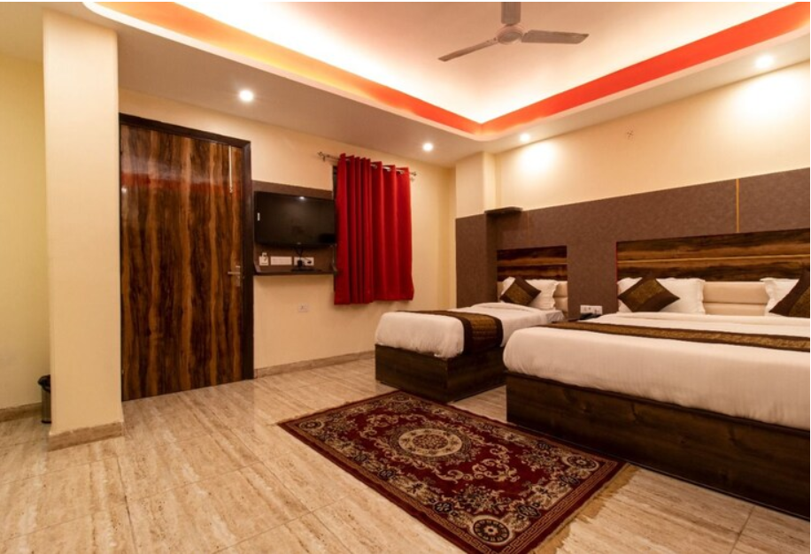 Family Suite (2 King Beds)