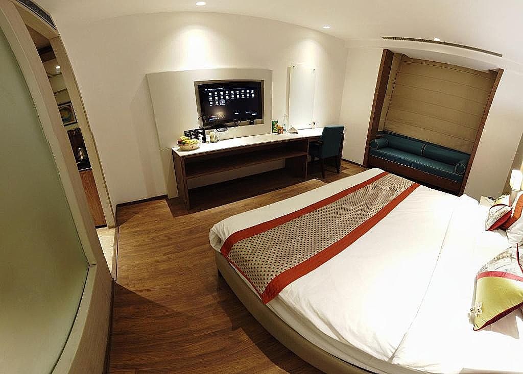 Lemonwood Suites Deluxe Double Room 9