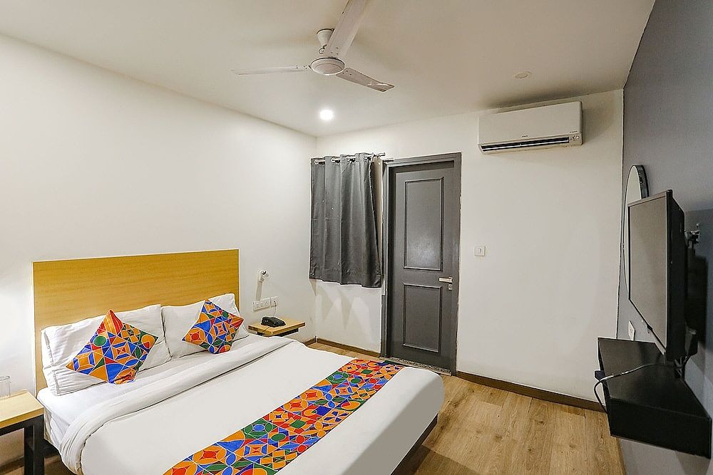 undefined FabHotel A One Pitampura Inn 4