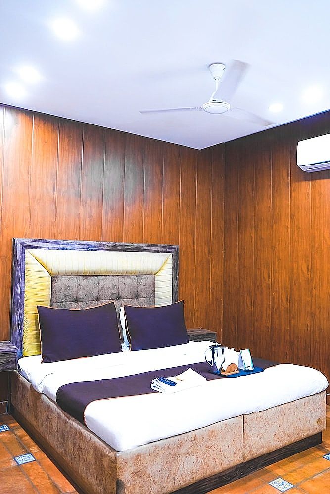 Roomshala 004 Mannat Residency Deluxe Double Room 15